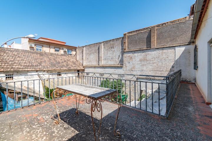 CASA SEÑORIAL EN EL CENTRO DE PINOS PUENTE. photo 0