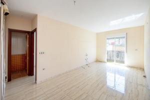 PISO DE 3 DORMITORIOS EN PELIGROS photo 0