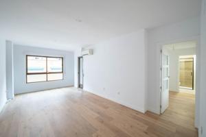 PISO CON GARAJE EN EL CENTRO DE GRANADA photo 0