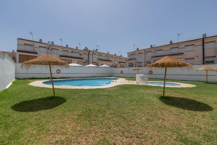 FANTÁSTICA ADOSADA CON PISCINA COMUNITARIA EN BELICENA photo 0