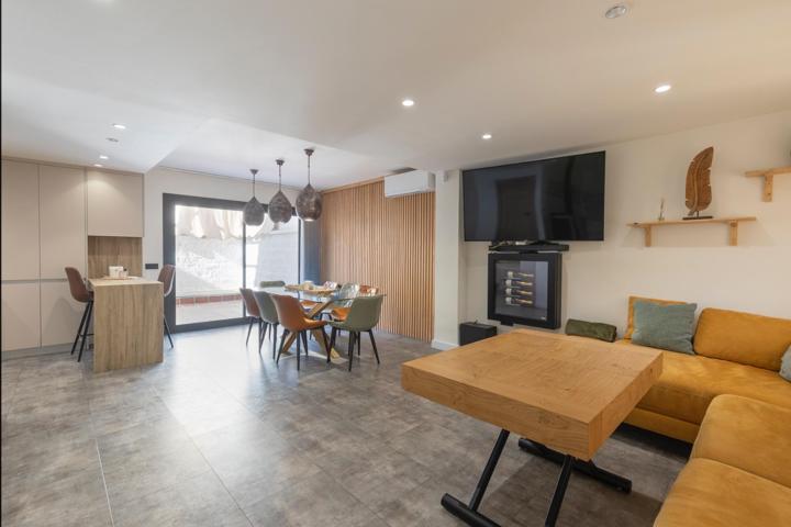 FANTÁSTICA CASA ADOSADA EN SANTA FE photo 0