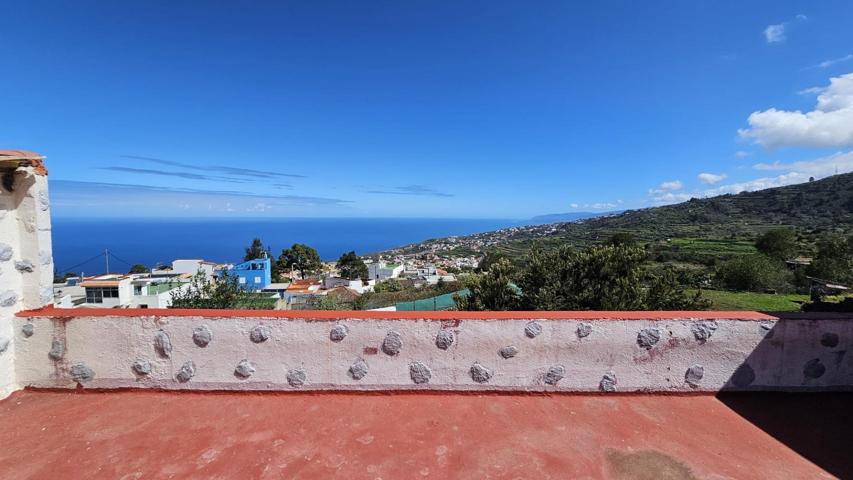 Casa terrera en La Guancha con vistas al mar y la montaña photo 0