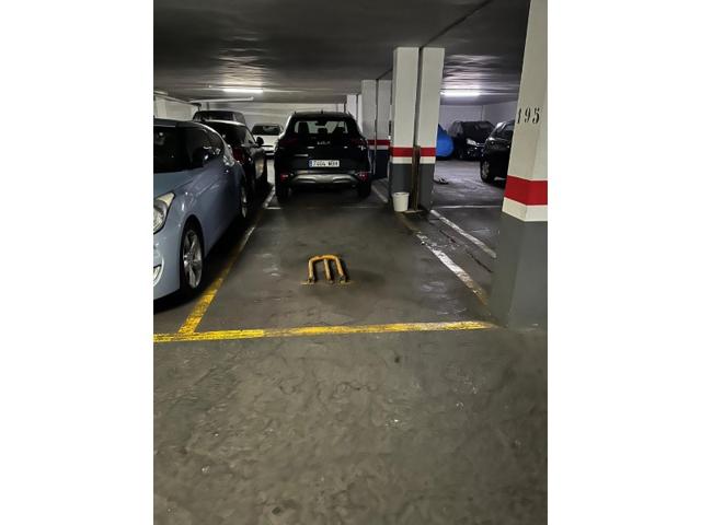 Parking En venta en Valencia photo 0