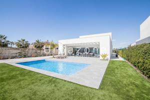 Villa En venta en Elche-Elx photo 0