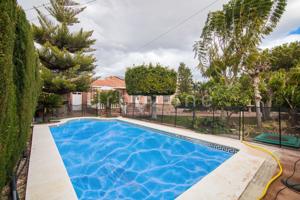 Villa En venta en Mutxamel photo 0