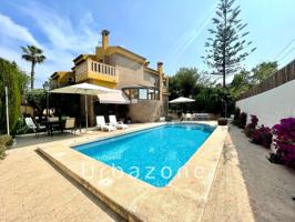 Villa En venta en Mutxamel photo 0