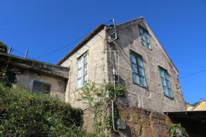 Casa de mampostería gallega a restaurar con vistas a la Ría photo 0