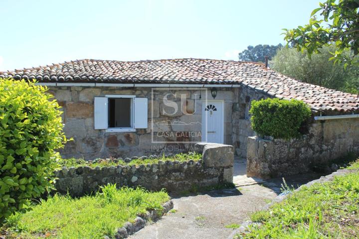 Casa de mampostería gallega a restaurar caminando a la playa! photo 0