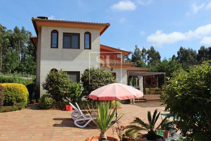 Exclusivo chalet próximo a núcleo urbano y con vistas al valle. photo 0