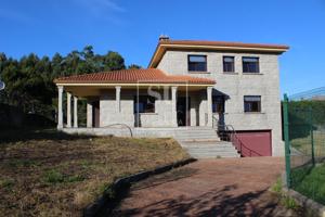 Chalet de piedra con fantástica ubicación próximo a playas! photo 0