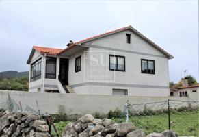 Primera planta de casa independiente en alquiler anual photo 0