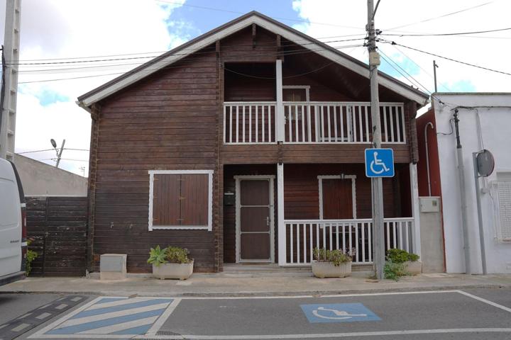 Acogedora casa de madera en Deltebre, a escasos metros del río Ebro con lícencia turística. photo 0