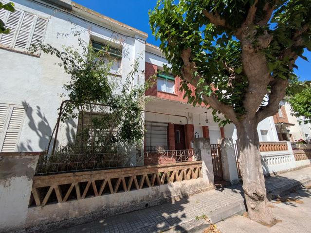 CASA UNIFAMILIAR EN FLIX photo 0