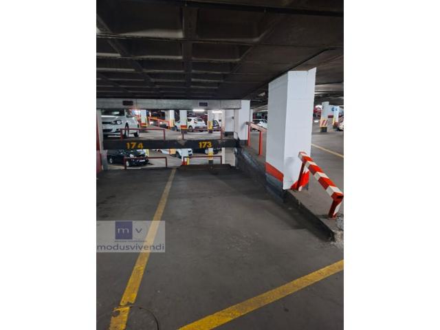 Parking En venta en León photo 0