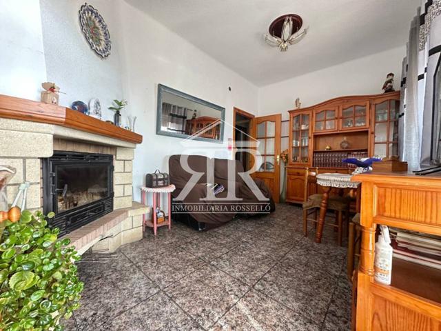 Venta de vivienda + local comercial en primera línea de La Colonia photo 0