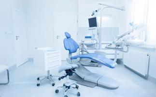 ¡TRASPASO DE CLINICA DENTAL EN PLENO FUNCIONAMIENTO! (NO VENTA, SOLO TRASPASO DE ACTIVIDAD) photo 0