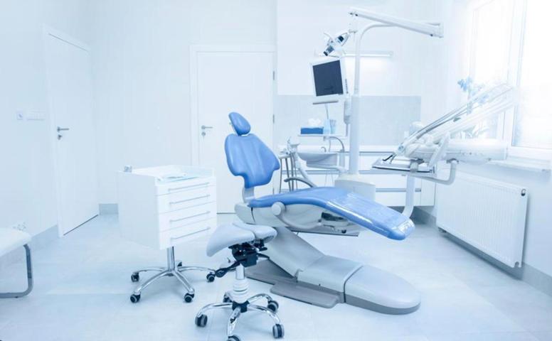 ¡TRASPASO DE CLINICA DENTAL EN PLENO FUNCIONAMIENTO! (NO VENTA, SOLO TRASPASO DE ACTIVIDAD) photo 0