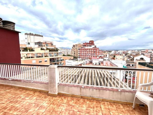 ¡PISO CON TERRAZA EN EL CENTRO DE LA CIUDAD! photo 0