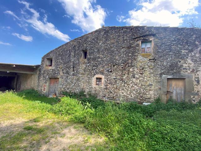 Casa de piedra para restaurar en venta en Foixà photo 0