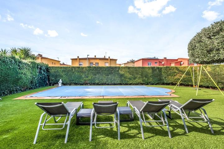 Un hogar ideal con confort, tranquilidad, jardín y piscina privada photo 0