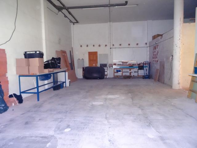 ¡¡ Amplio local comercial en Alquiler en buena zona de Bº Peral !! photo 0