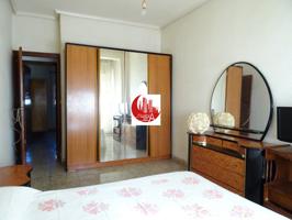 ¡ 3er piso SIN ASCENSOR en venta de 4 dormitorios, balcón, plaza de garaje y trastero en Alumbres ! photo 0