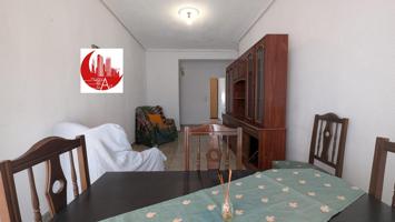 ¡ 3er piso SIN ASCENSOR en venta de 4 dormitorios, balcón, plaza de garaje y trastero en Alumbres ! photo 0