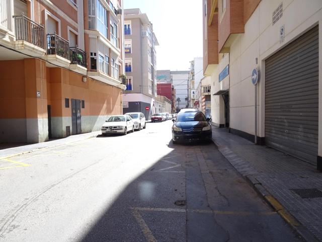 ¡Plaza de garaje en Alquiler en calle Canigo muy cerca de el Corte Inglés! photo 0