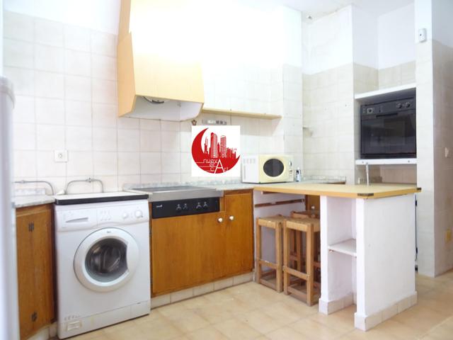 ¡Dúplex en venta de 4 dormitorios, jardín y patio en Barrio de La Concepción! photo 0