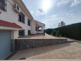 Planta baja en alquiler La Puebla con amplio jardín, sotano y semisotano en La Puebla photo 0