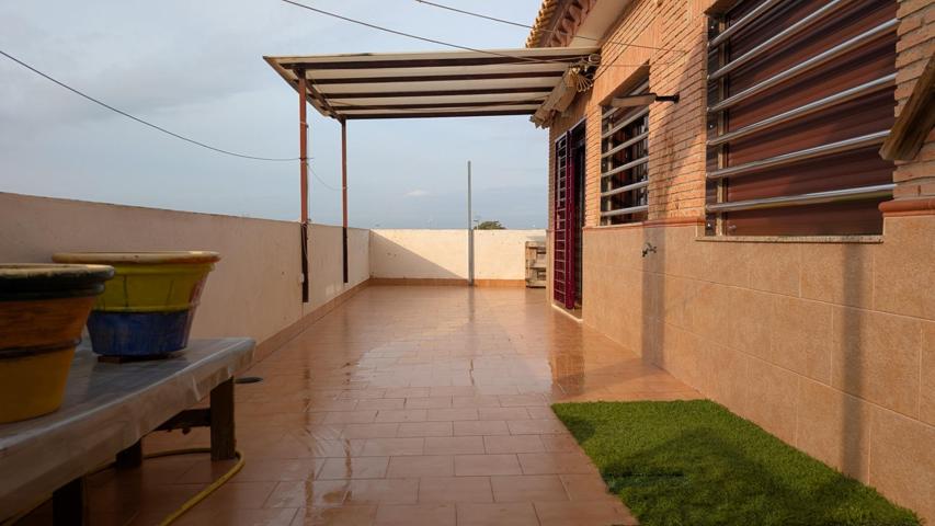 ¡Piso de ALQUILER de 3 habitaciones , 2 baños , AMPLIA TERRAZA y plaza de garaje incluida! photo 0