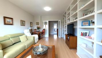 ¡Pisazo en Venta de 3 dormitorios(antes 4), amplio salón-comerdor y 2 plazas de garaje en Poligono Santa Ana! photo 0