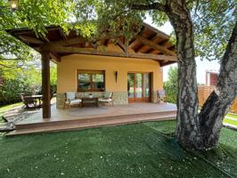 ESPECTACULAR CASA A CUATRO VIENTOS EN SEVA photo 0