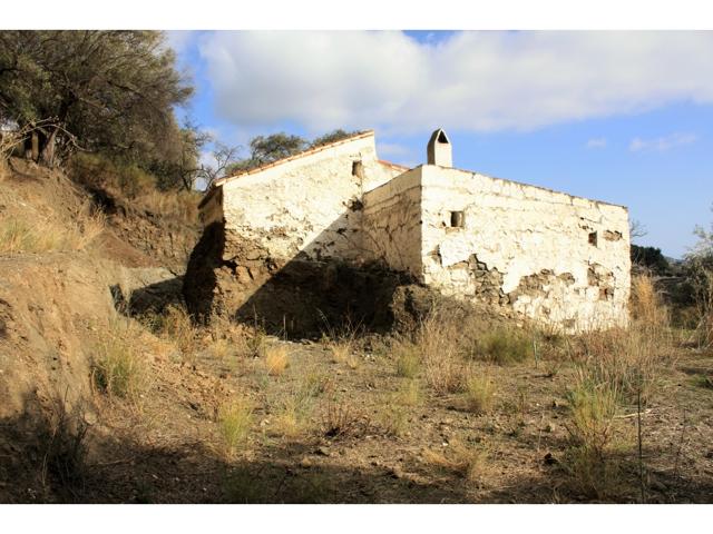 VENTA DE TERRENO CON LUZ Y AGUA, CORTIJO VIEJO EN FRIGILIANA photo 0