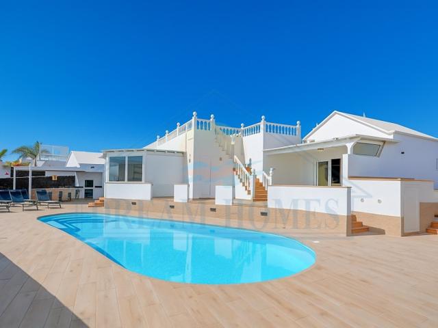 Villa En venta en Yaiza photo 0