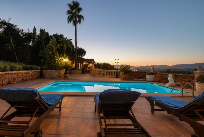 Chalet de lujo con espectaculares vistas en urbanización privada en el término de Palma de Mallorca photo 0