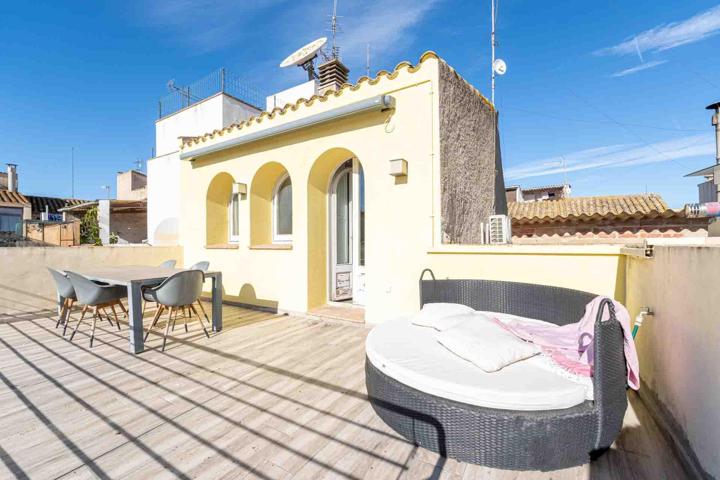 Casa de piedra totalmente reformada en el pueblo de Sant Pere Pescador, Alto Ampurdán. photo 0