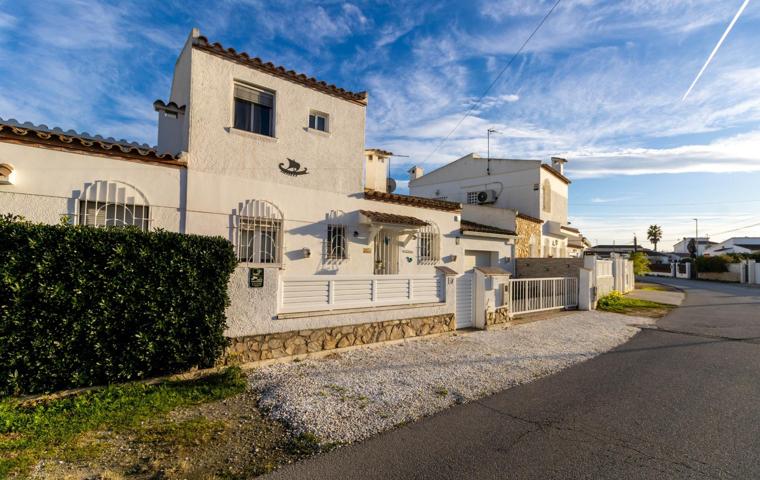 Tranquilidad y confort en esta casa de Empuriabrava photo 0