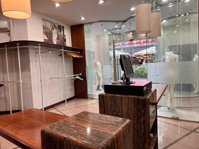 Local Comercial en el Centro de Figueres photo 0