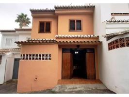 Casa adosada en venta en Chiva photo 0