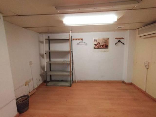 Local en venta en Marxalenes photo 0