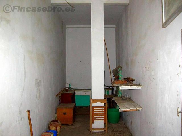 Se vende trastero en el centro de Alagón photo 0