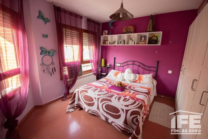 Adosado en venta en Corella de 183 m2 photo 0