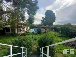 Casa con gran parcela, loft y piscina a solo 30 minutos de la ciudad photo 0