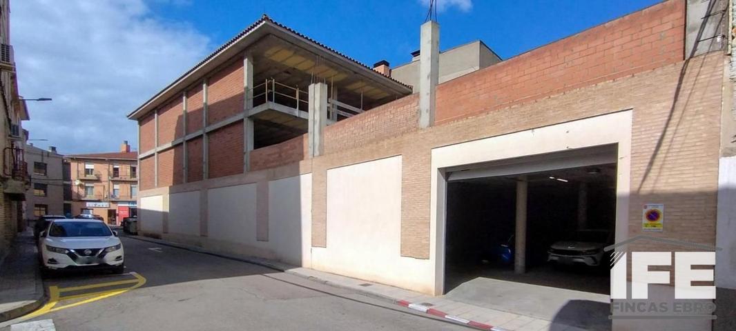 EDIFICIO EN ALAGÓN CON ESTRUCTURA EJECUTADA Y PLANTA BAJA LISTA photo 0