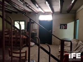 Vivienda unifamiliar para reformar en Grisén photo 0