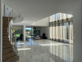 Exclusiva vivienda unifamiliar de diseño en zona premium de Elche photo 0