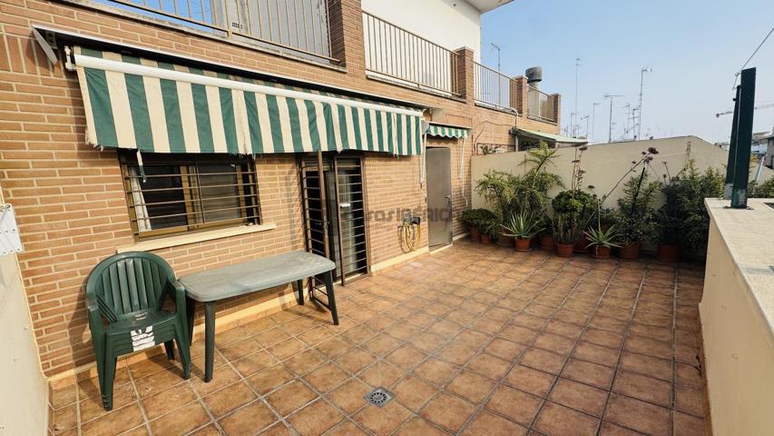 Casa En alquiler en Benicalap, Valencia photo 0