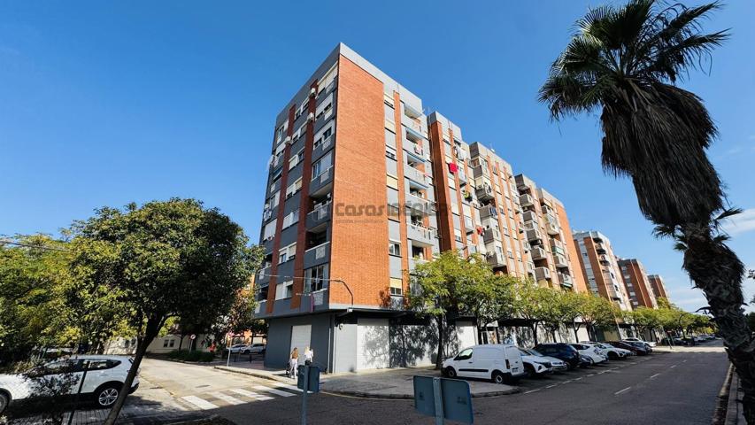 Piso En venta en Benicalap, Valencia photo 0