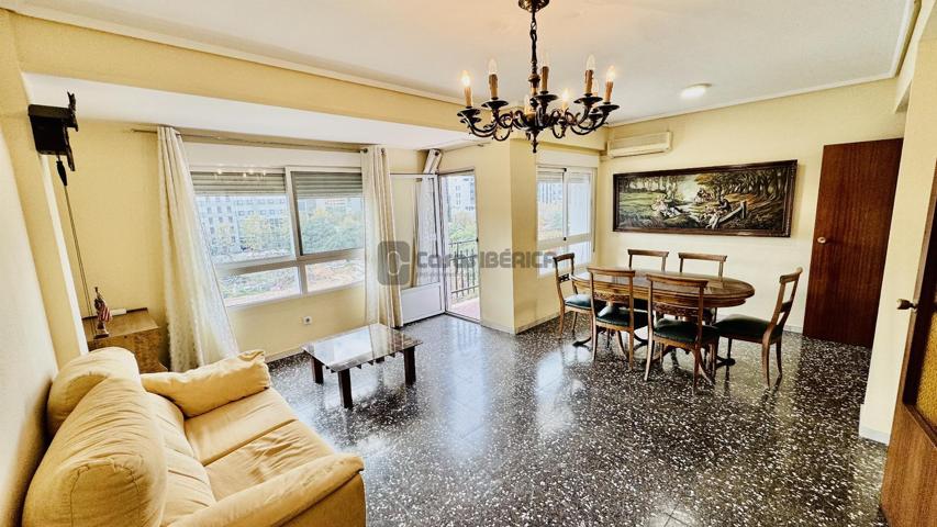 Piso En venta en Benicalap, Valencia photo 0